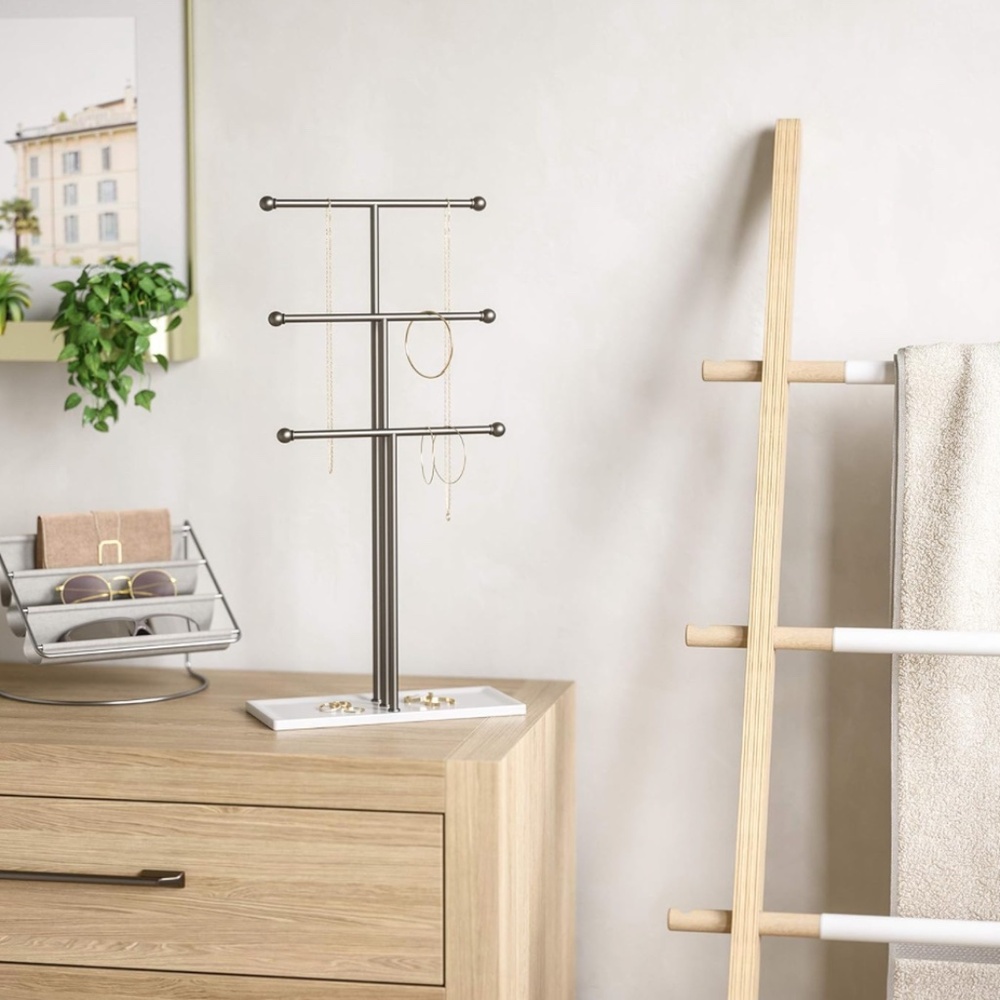 Umbra Trigem Hanging Jewelry Organizer